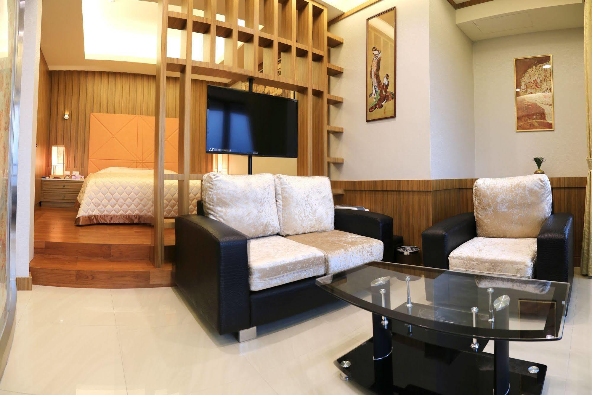 Moonlight Hotel Homestay